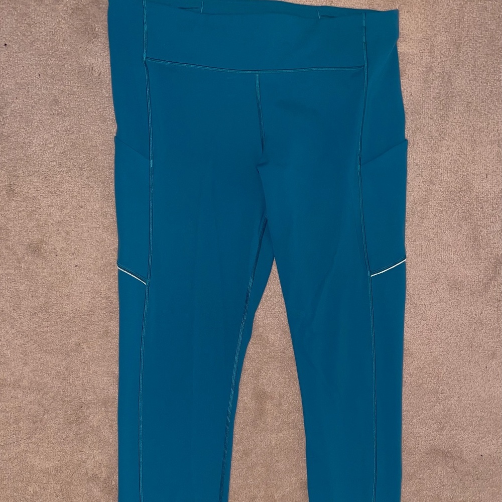 Lululemon Athletic Leggings with pockets!  28”